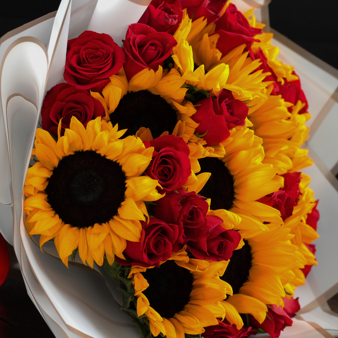 LUMIÉRE - Regala el ramo más bello de girasoles