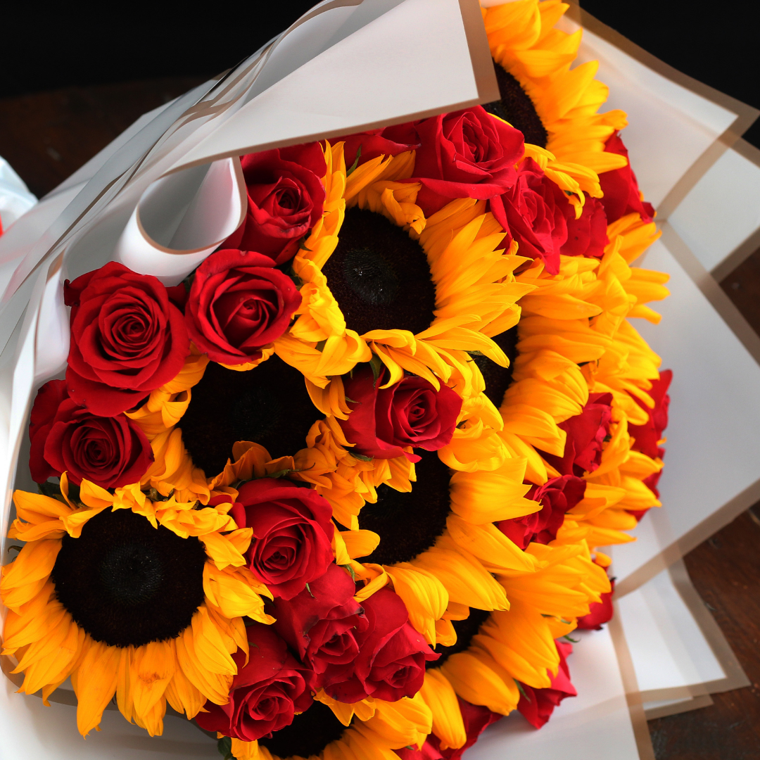 LUMIÉRE - Regala el ramo más bello de girasoles
