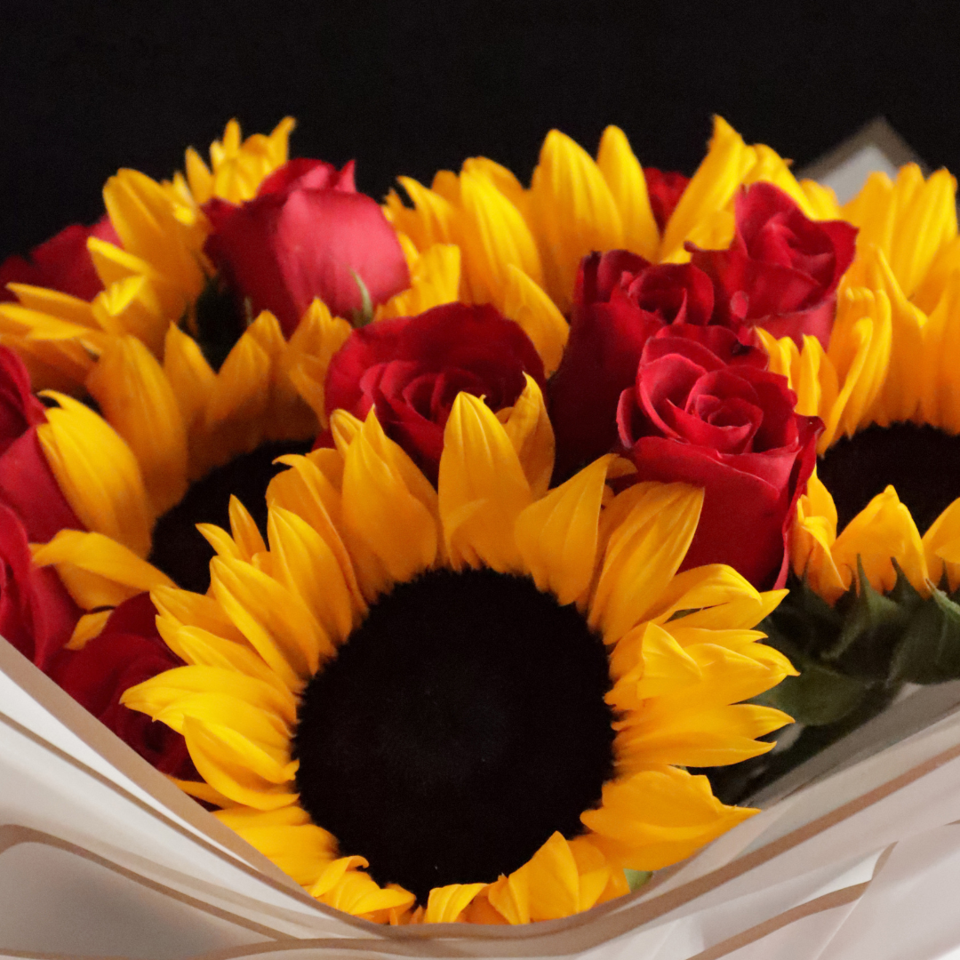 LUMIÉRE - Regala el ramo más bello de girasoles