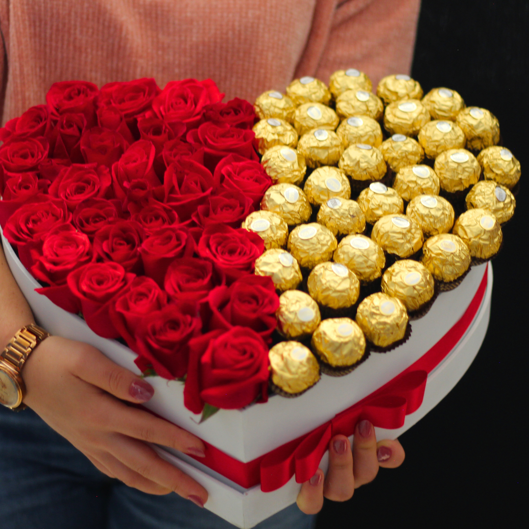 JE T' AIME- Hermoso arreglo de rosas rojas y chocolates