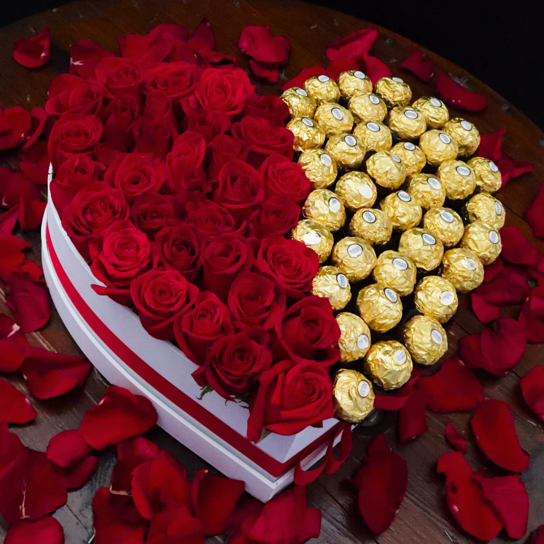 JE T' AIME- Hermoso arreglo de rosas rojas y chocolates