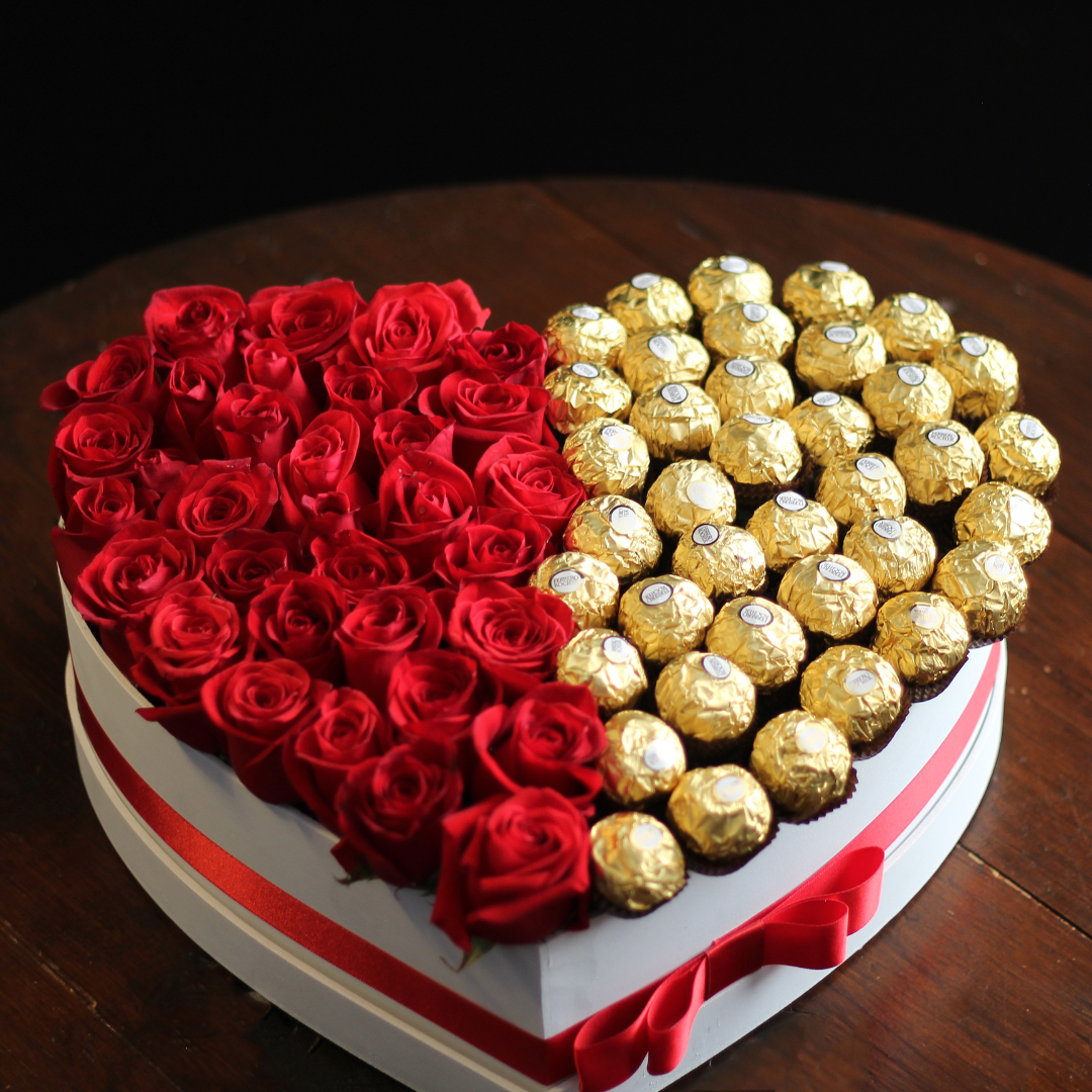 JE T' AIME- Hermoso arreglo de rosas rojas y chocolates